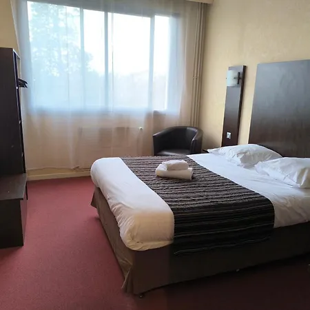 Adonis Lyon Est Hotel Artys Saint-Priest-en-Jarez Exterior photo