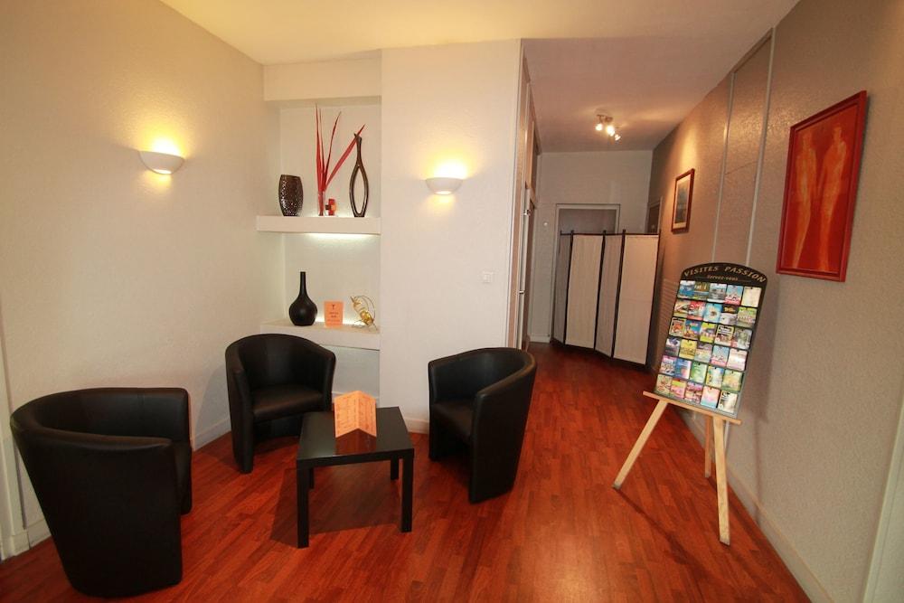 Adonis Lyon Est Artys Hotel