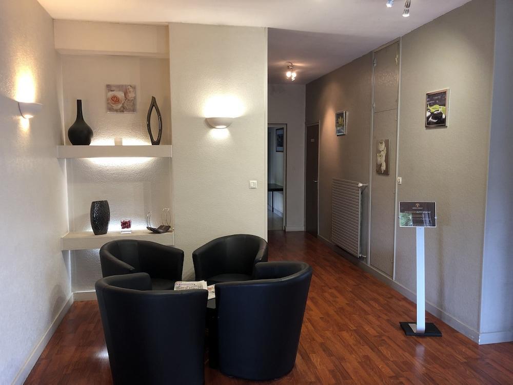 Adonis Lyon Est Artys Hotel Saint-Priest-en-Jarez
