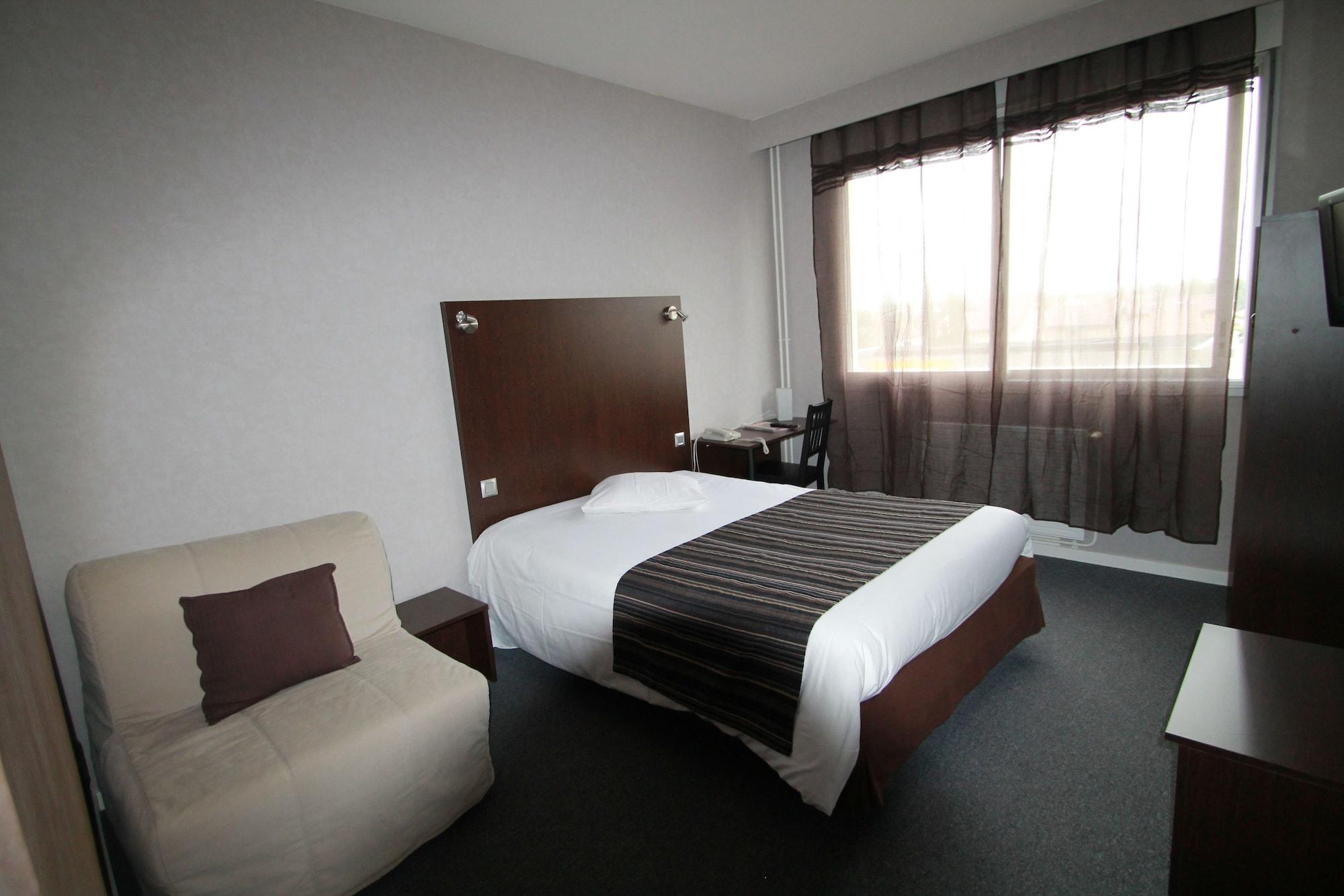Adonis Lyon Est Artys Hotel 3*