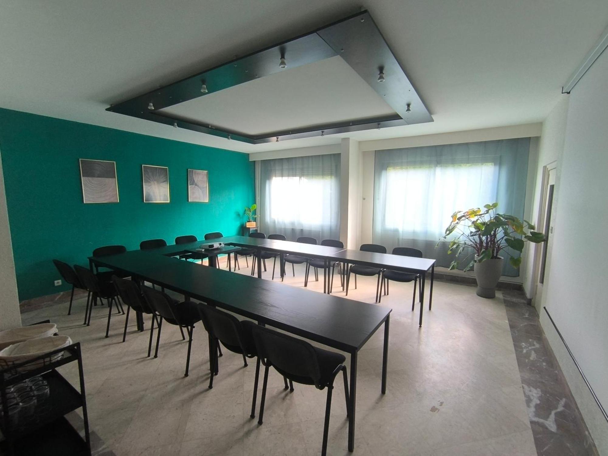 Hotel Adonis Lyon Est Artys